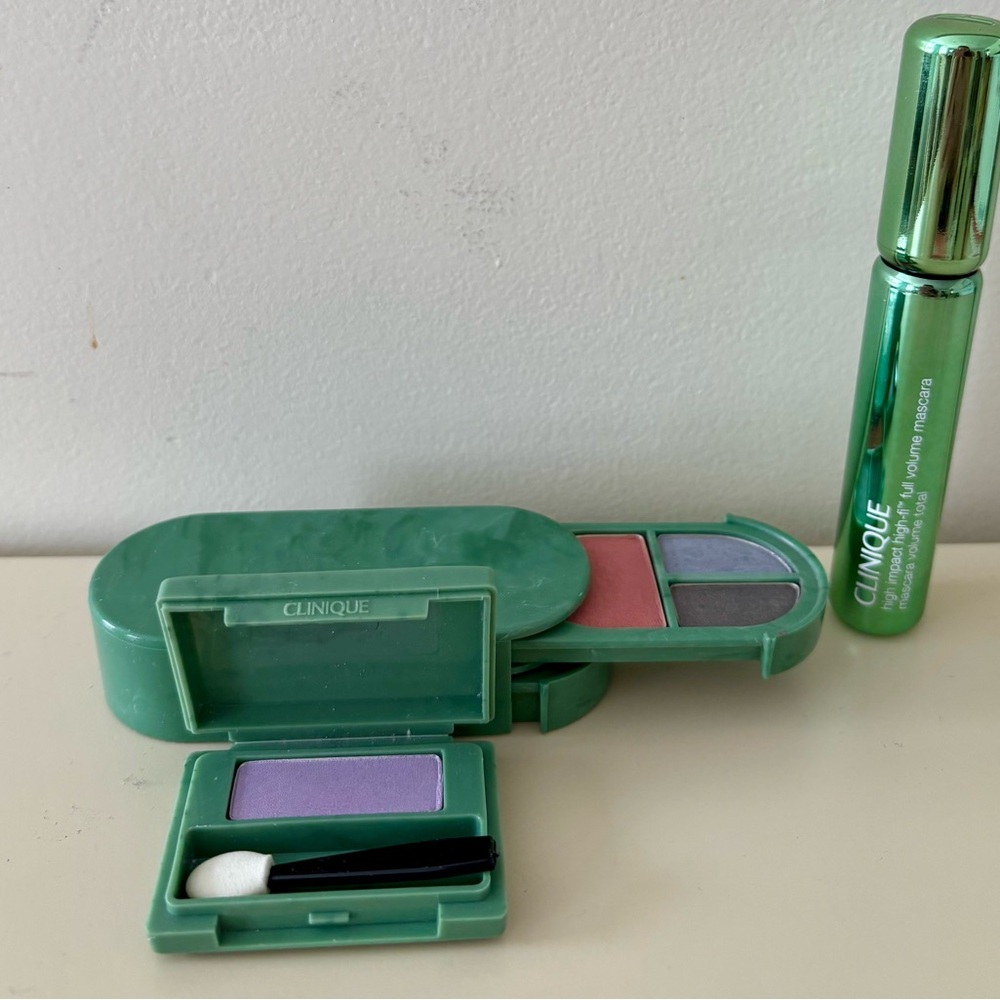 Clinique eye shadow pallet and mascara